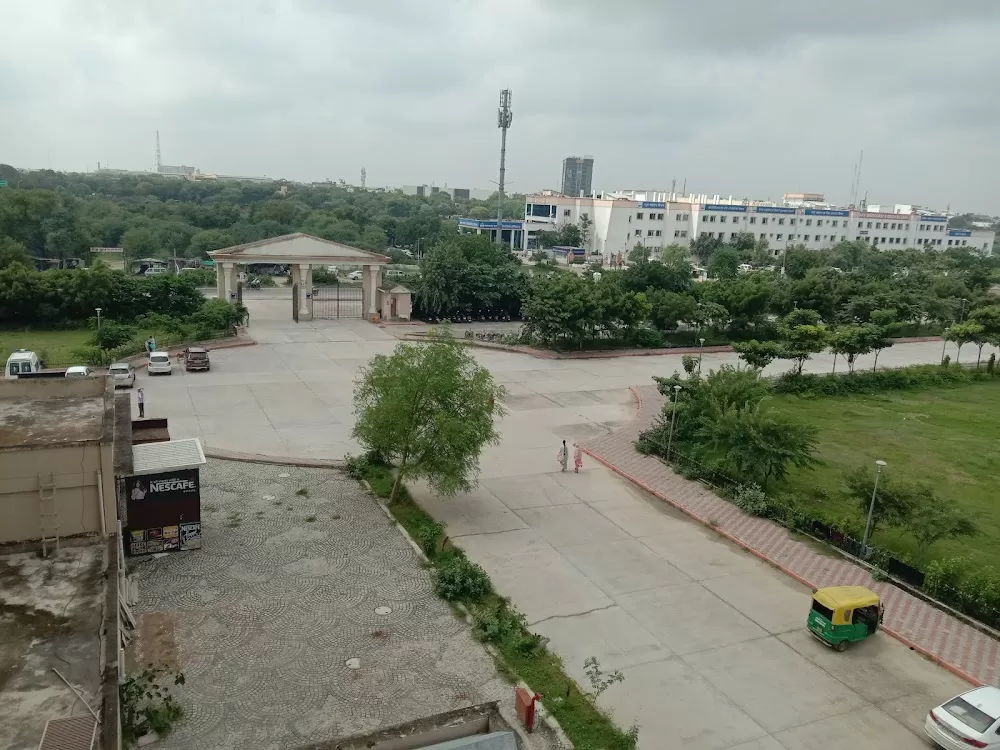 RUHSCMS Hospital - Photo 7