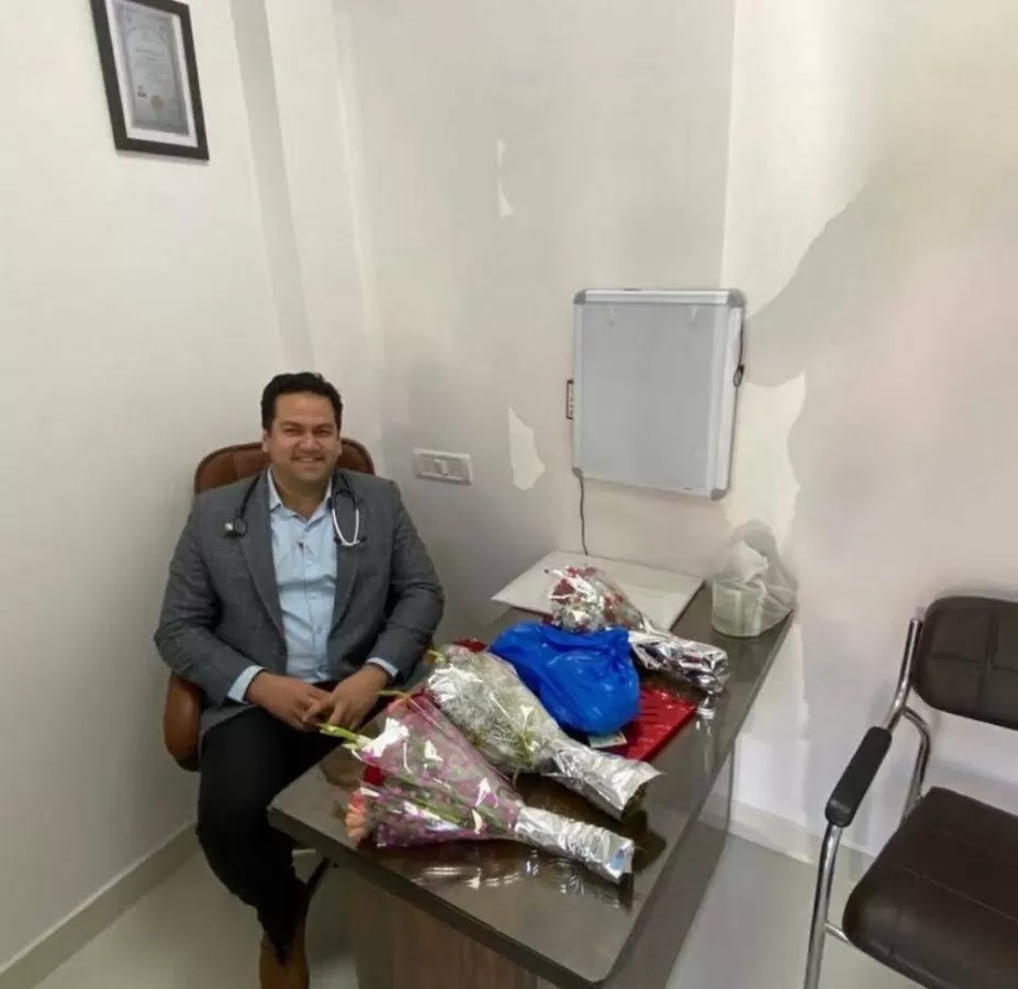 Dr. Abrez Saulat (SAULAT PULMO CARE CLINIC) - Photo 1