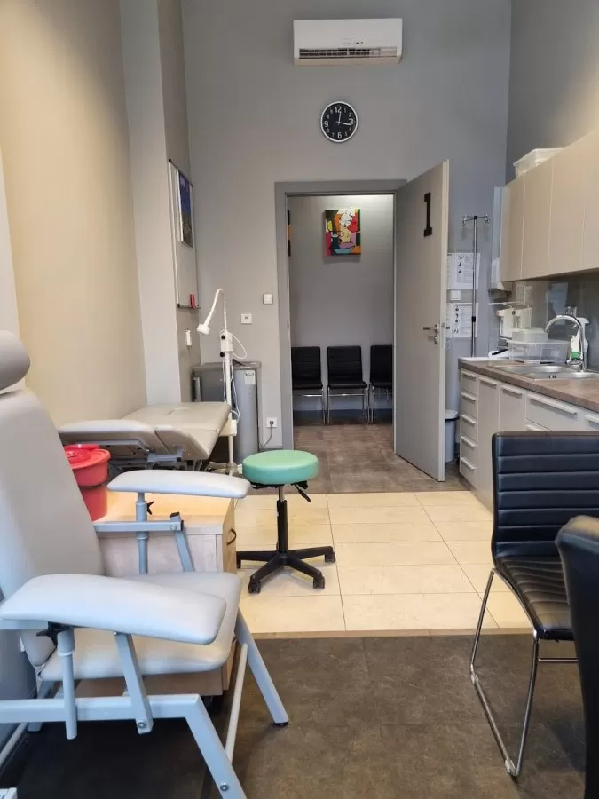 Arkmedic - Konsultacje Lekarskie, Badania, USG, Fizjoterapia, Masaż. - Photo 6