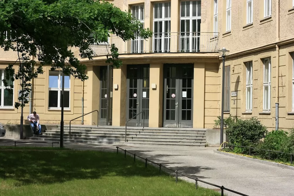 Klinik für Dermatologie, Venerologie und Allergologie, Charité – Universitätsmedizin Berlin - Photo 2