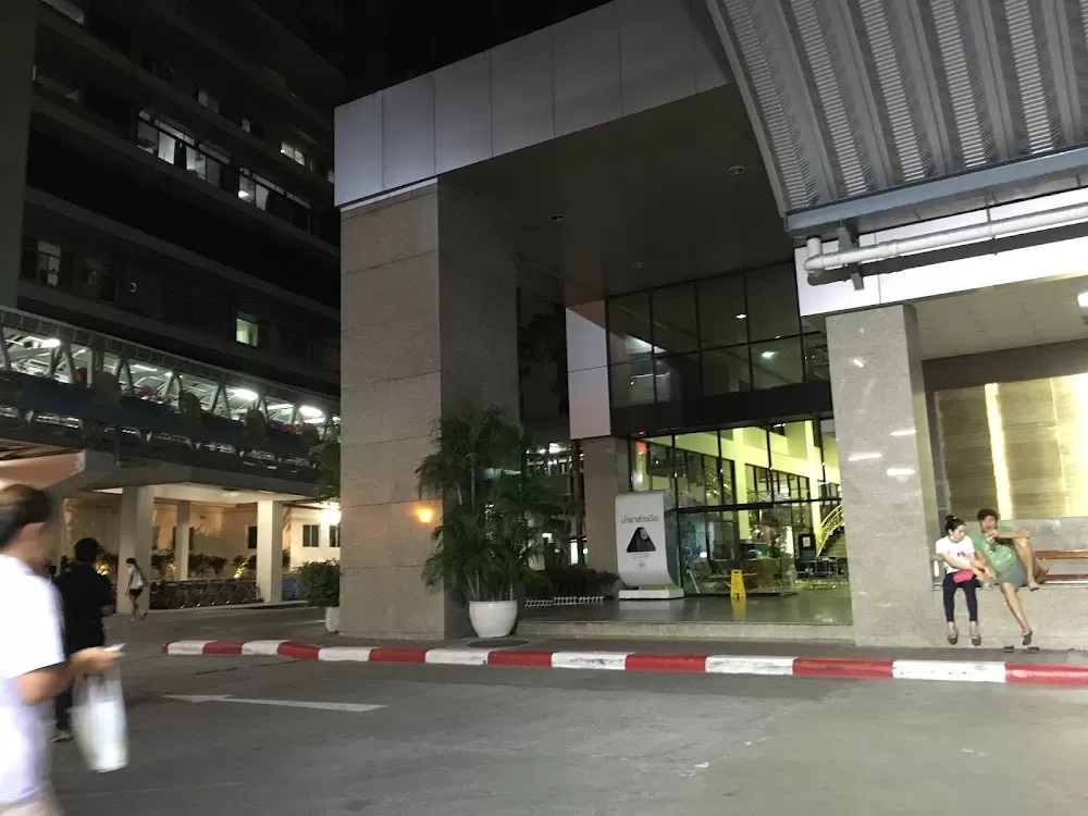 Queen Sirikit Medical Center - Photo 7