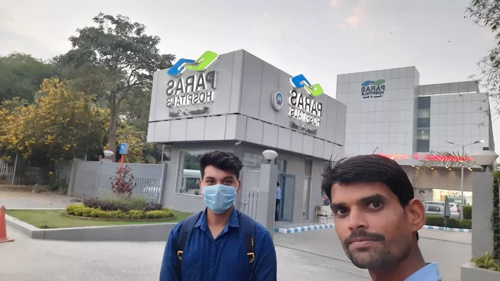 Paras Hospital - Department of Oncology - Photo 4