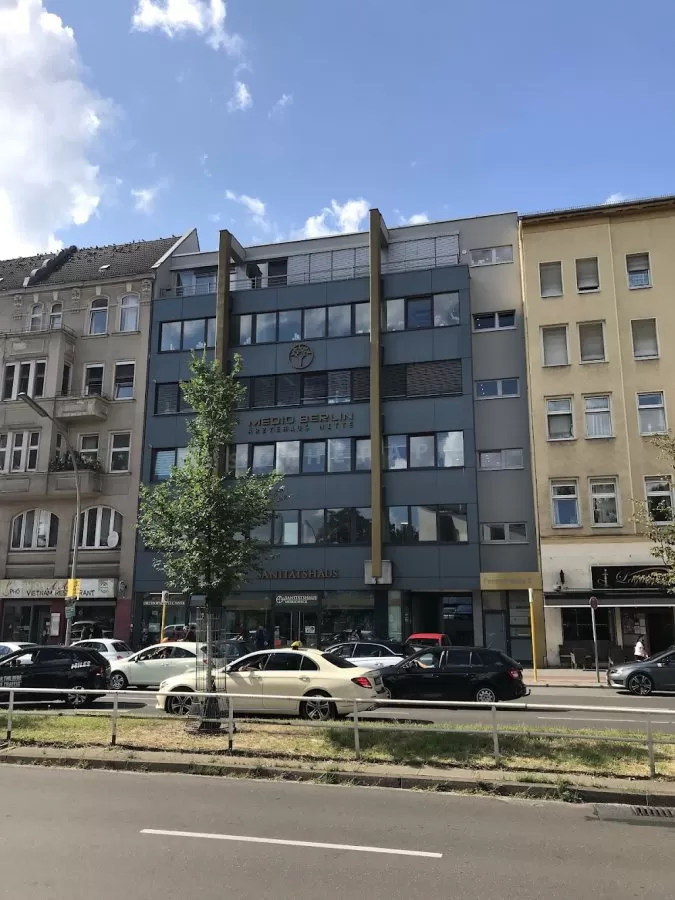 Medio Berlin Mitte / Dr. med. A. A. Issavand - Photo 1