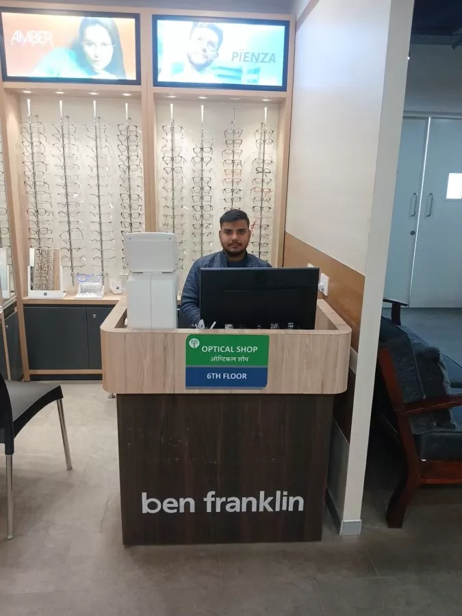ICARE Eye Hospital - Photo 8