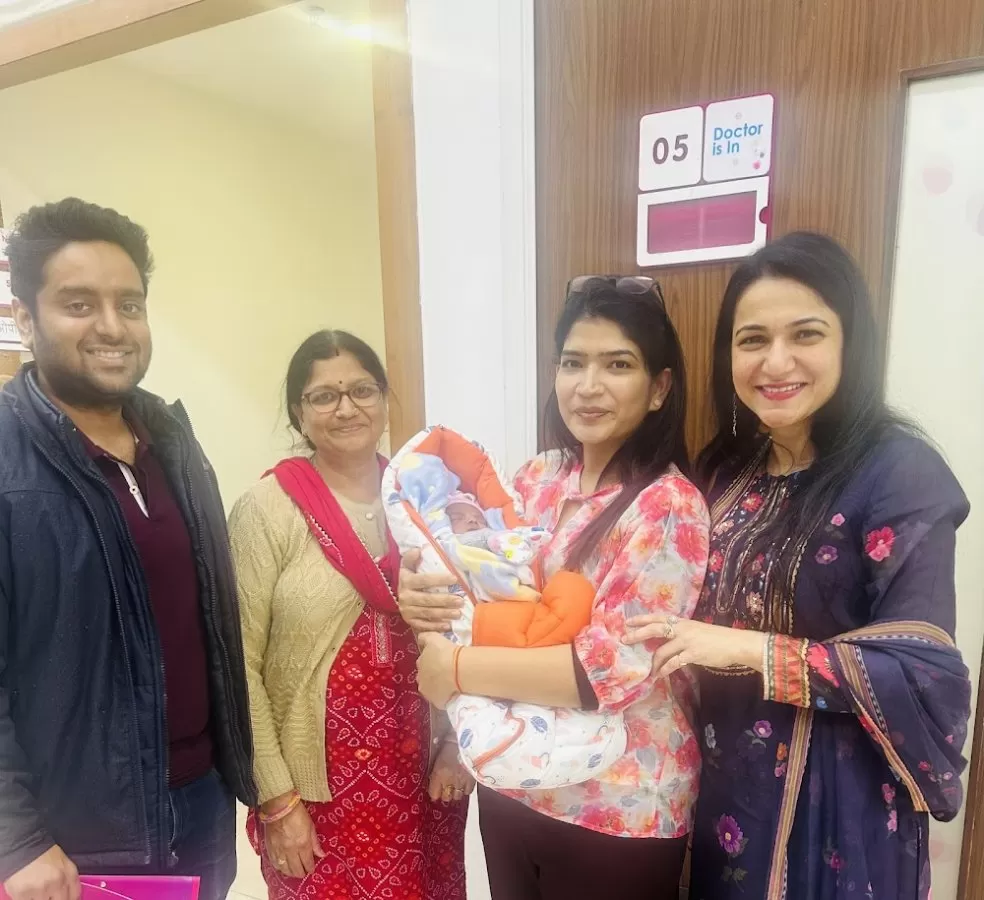 Dr. Deepika Tiwari - Best Gynecologist in Sec 47, Gurugram | Cloudnine Hospitals - Photo 1