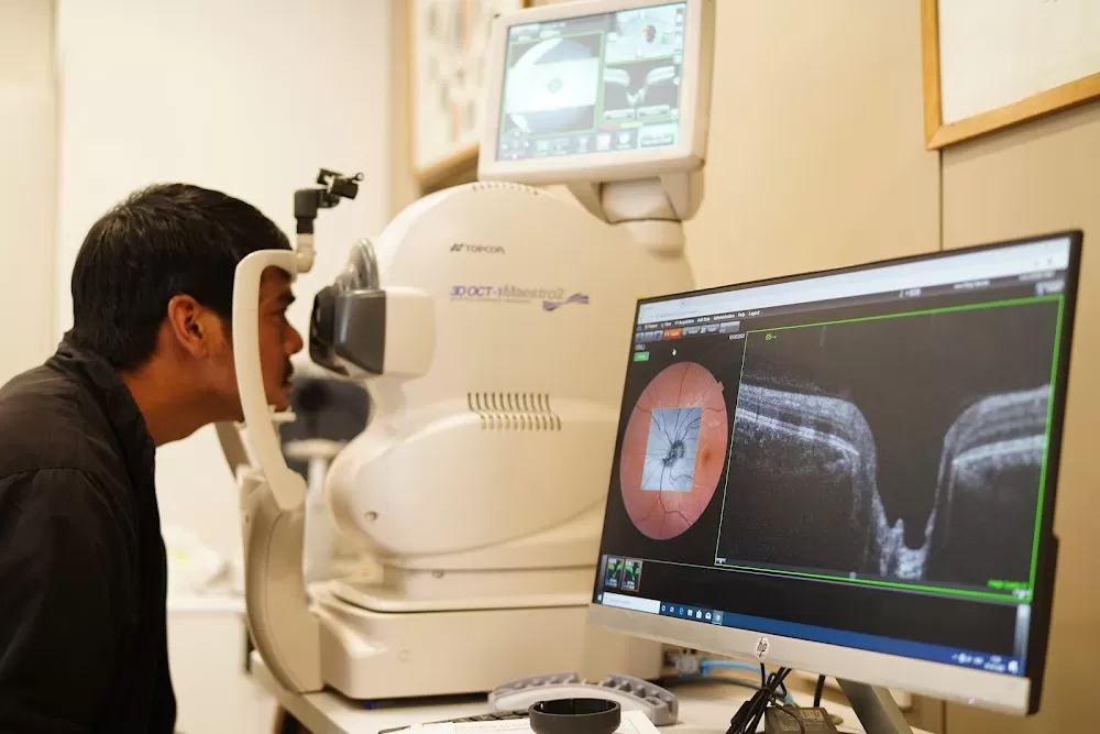 Moolani's Eye Care Centre – Eye Specialist & Cataract Surgery Pune | MG Road - Photo 6
