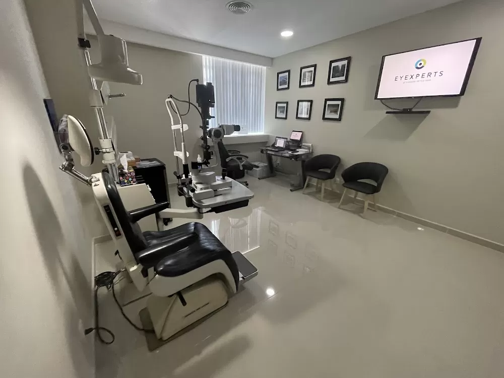Eye Experts | Oftalmólogo en Cancún - Photo 3