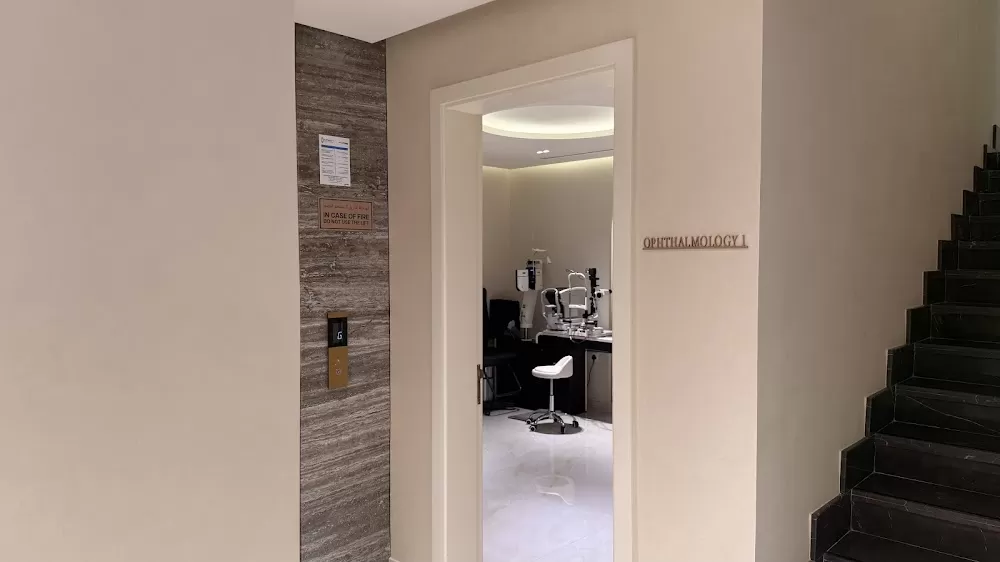 LASIK PLUS DAY SURGICAL CENTER - Photo 4