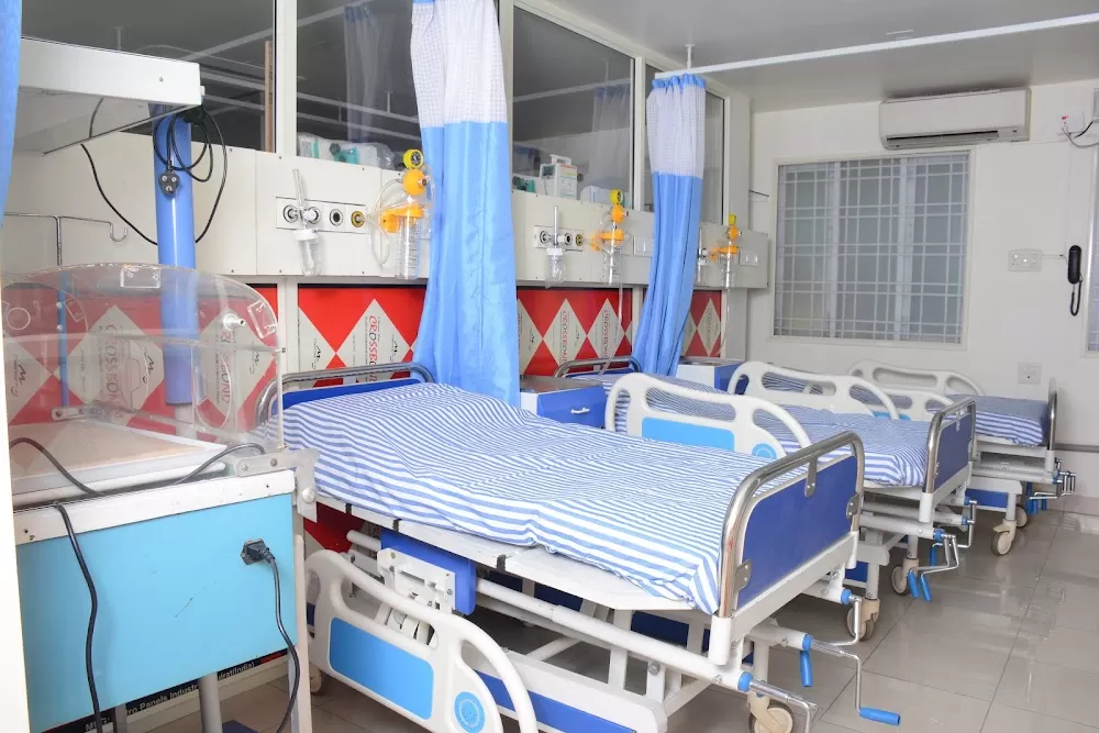 Phoenix Hospital - Photo 3