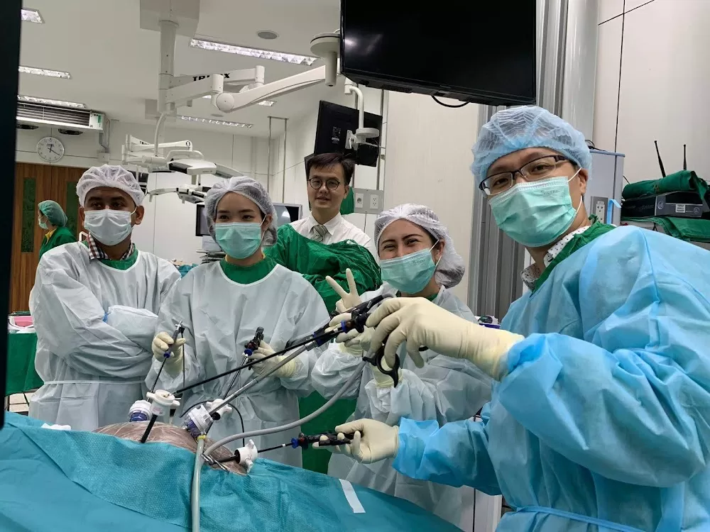 Ark Surgical Practice: Dr Chong Choon Seng - Photo 1