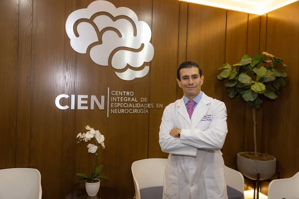 Dr. Arturo Sotomayor - Neurocirujano - Photo 5