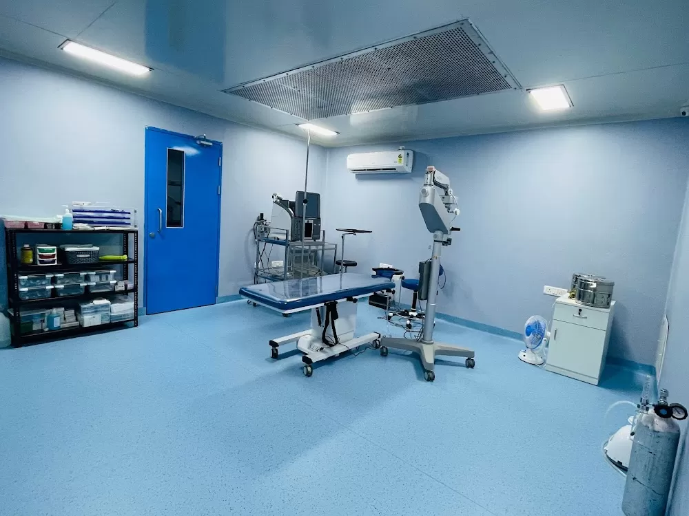 atmos eye & retina centre - Photo 8