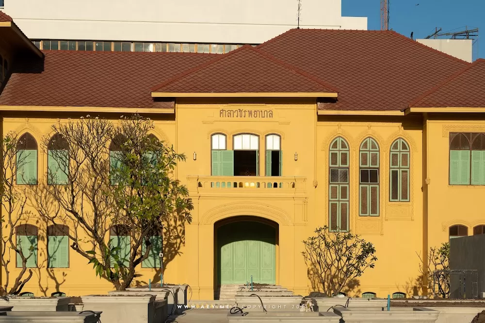 Vajira Hospital - Photo 2