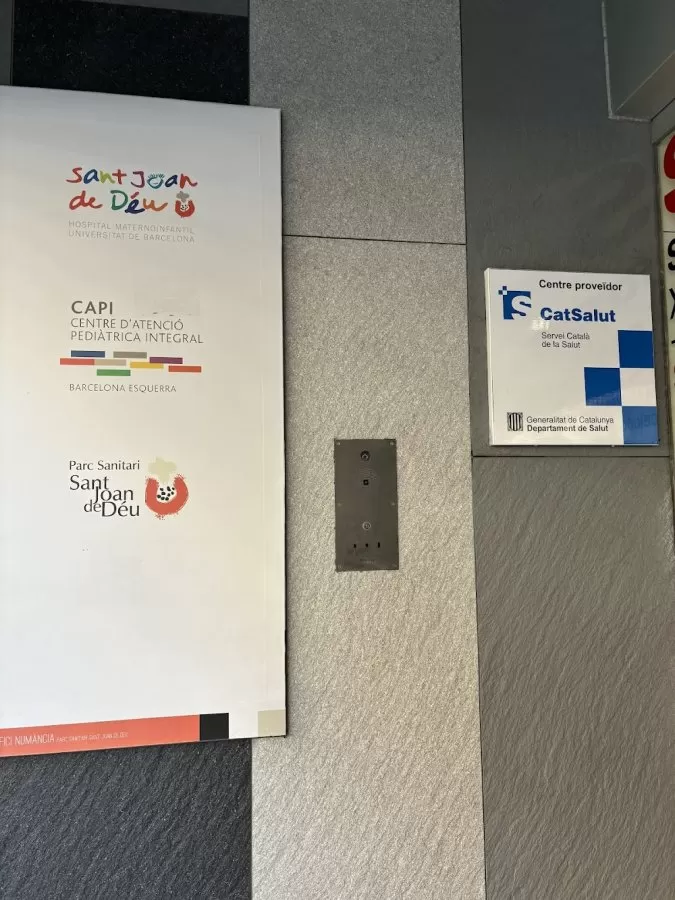 Centre d'Atenció Pediàtrica Integral Barcelona Esquerra - Photo 3
