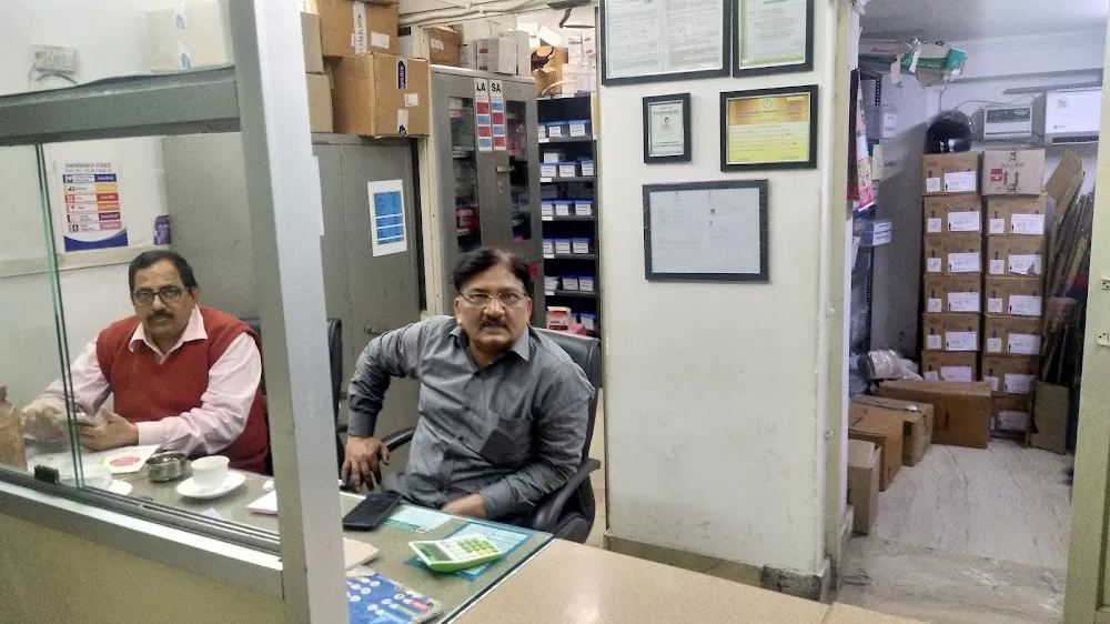 Dr. Naveen Bansal - Photo 6