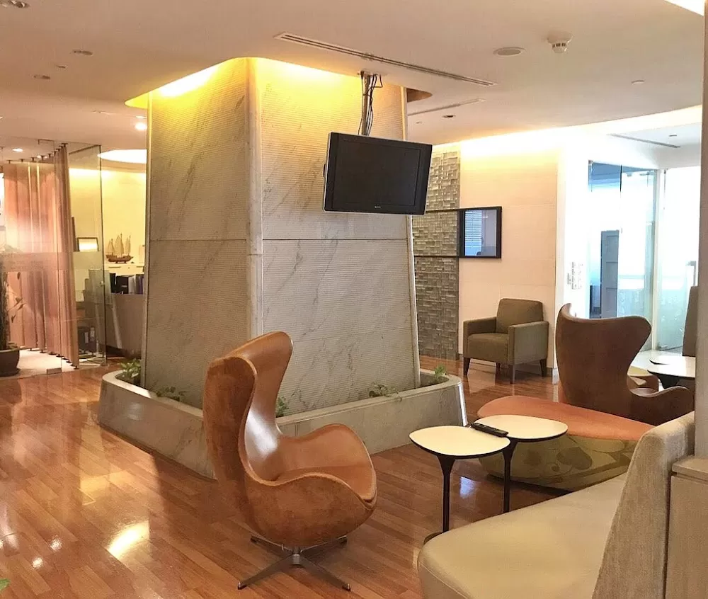 The Regeneration Center - Photo 8