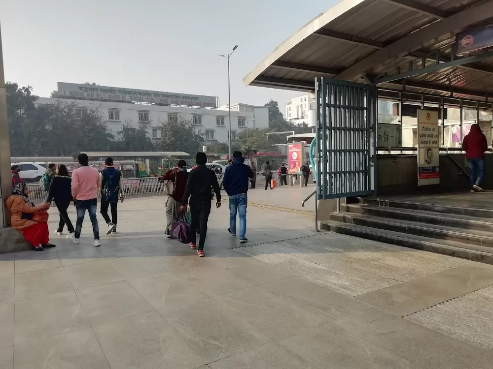 Dr. Rajendra Prasad OPD Registration Counter AIIMS - Photo 3