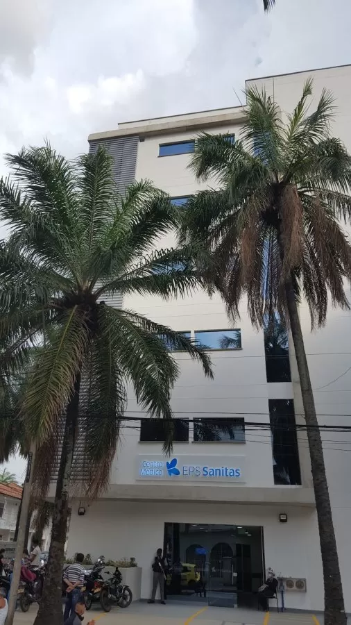 EPS Sanitas Centro Médico Prados del norte - Photo 7