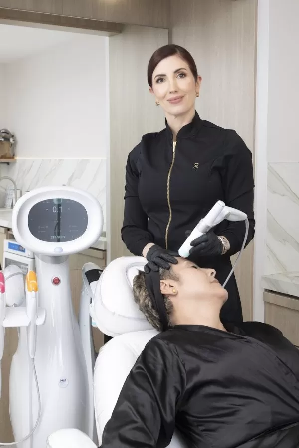 ATDERMA | DRA. ANA TORO | DERMATOLOGÍA ESTÉTICA Y LÁSER - Photo 4