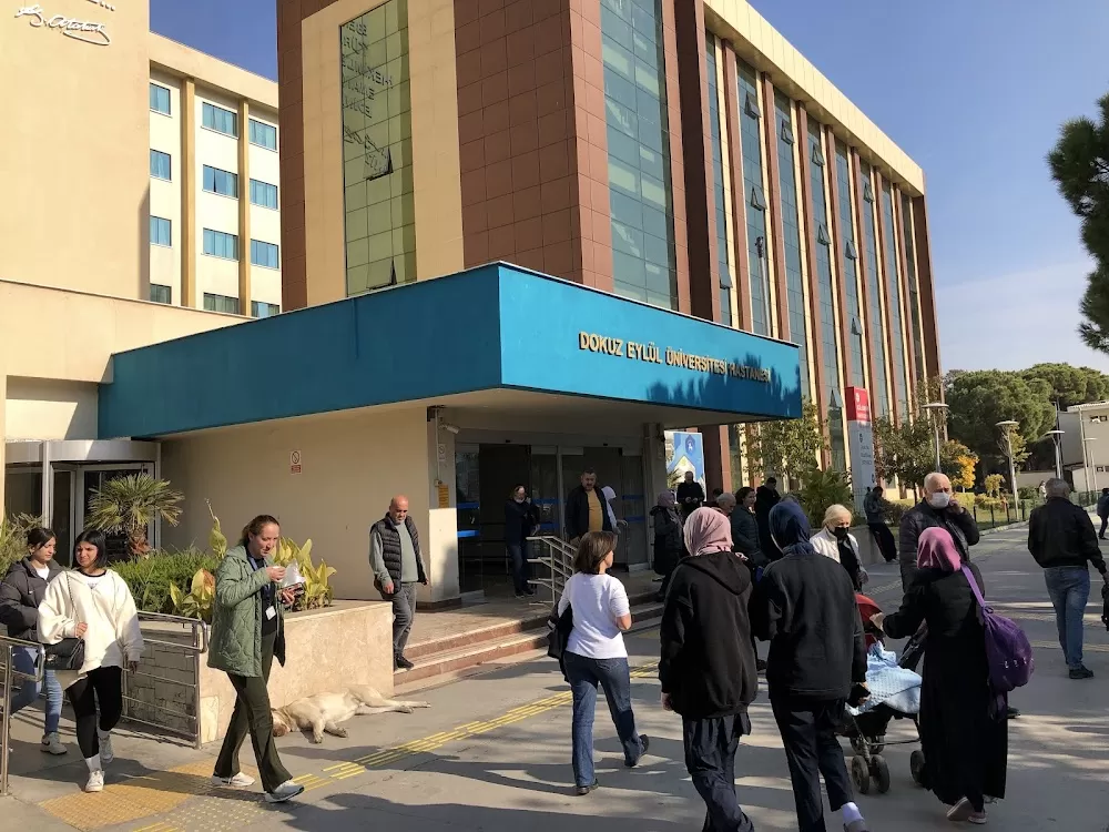 Dokuz Eylül Üniversitesi Onkoloji Enstitüsü ve Muzaffer M. Kayhan Onkoloji Hastanesi - Photo 2