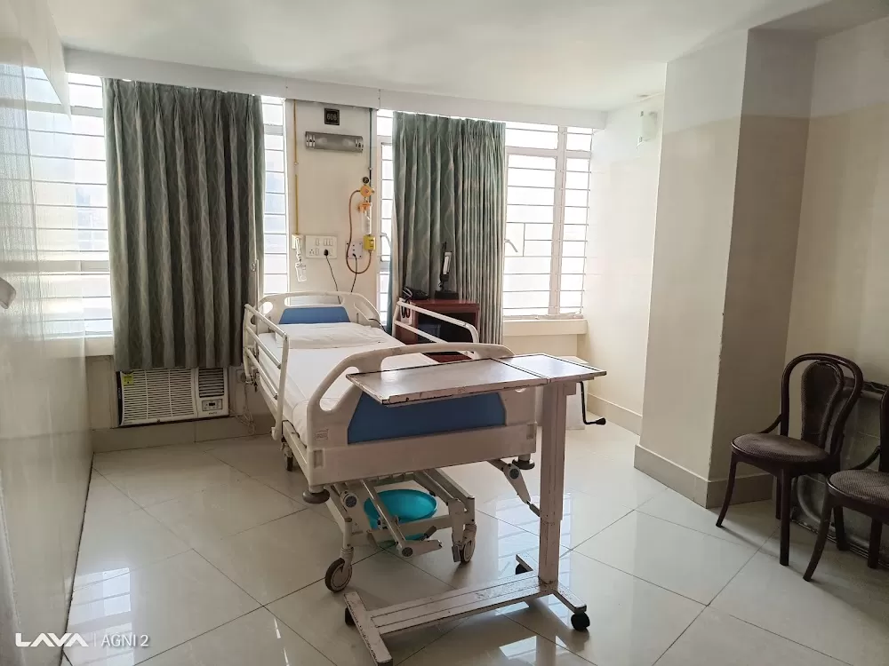 Nightingale Hospital - Photo 8
