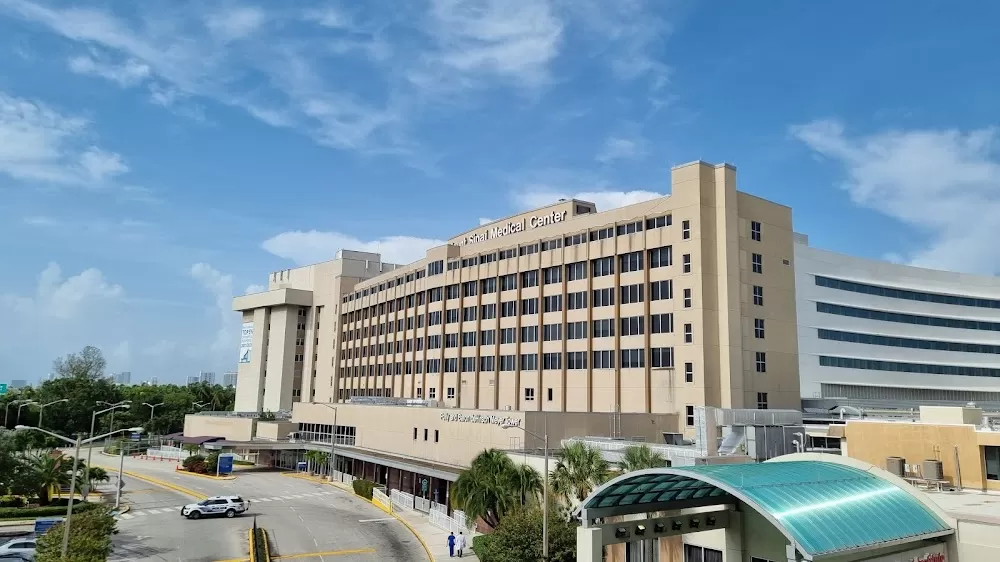 Mount Sinai Medical Center - Photo 6