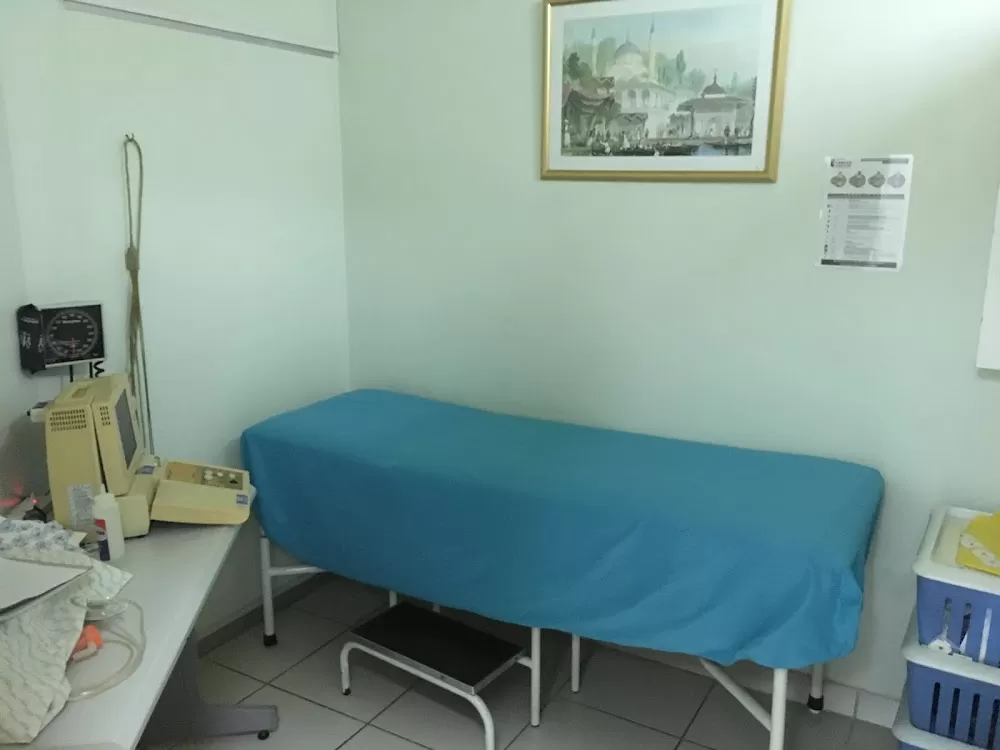 PINE STREET MEDICAL CENTRE - Photo 4