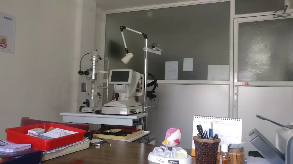 Shree Eye Care & Retina Centre - Photo 4