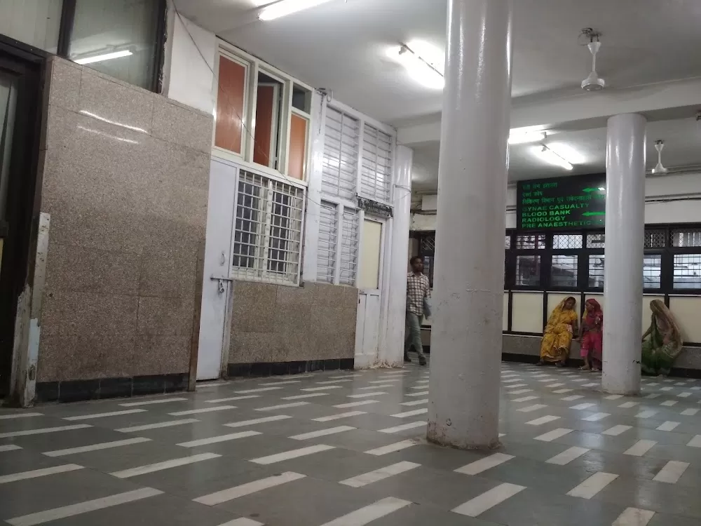Smt Sucheta Kriplani Hospital - Photo 6