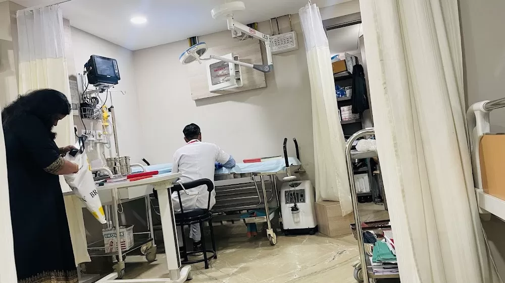 LYF Hospital - Photo 8