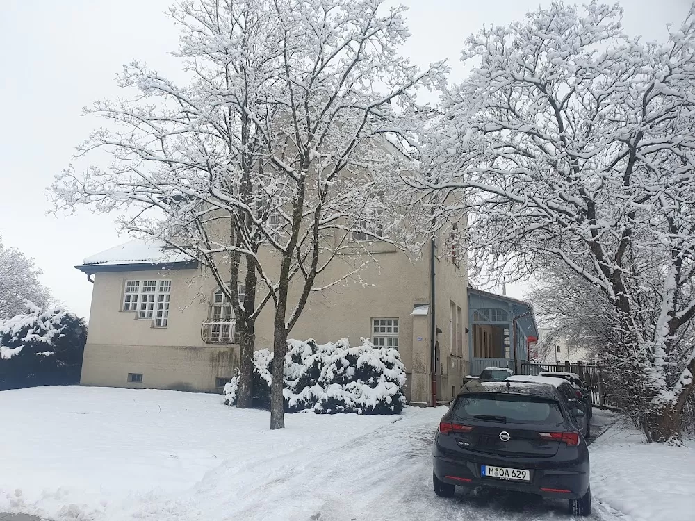 kbo-Isar-Amper-Klinikum Region München - Klinik für Psychiatrie, Psychotherapie und Psychosomatik - Photo 5