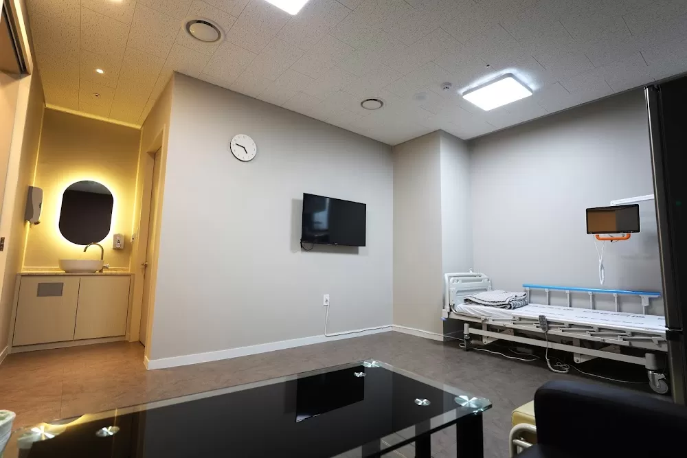 Dubalo Orthopedic Clinic - Photo 4