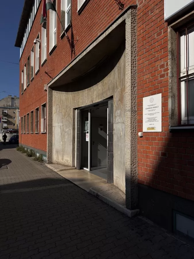 Visegradi street Adult Health Centre - Photo 1