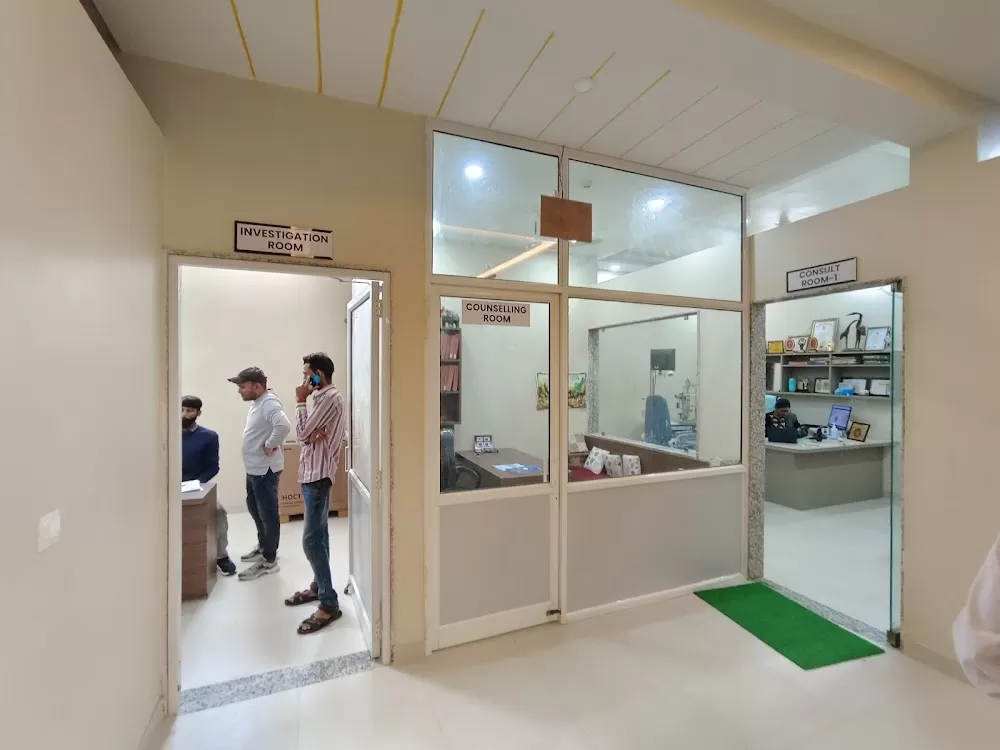 Prasan Nethralaya - Cornea & Retina Centre - Photo 7