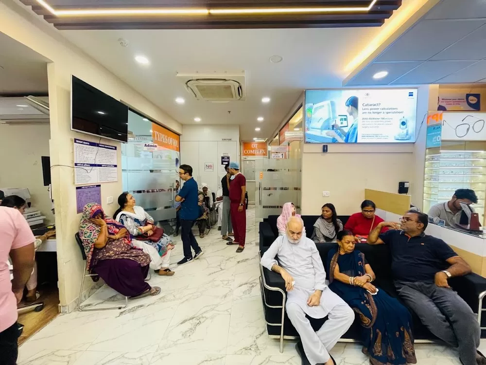 Gaur Vision Laser Eye Centre- Eye Doctor Greater Noida - Photo 2