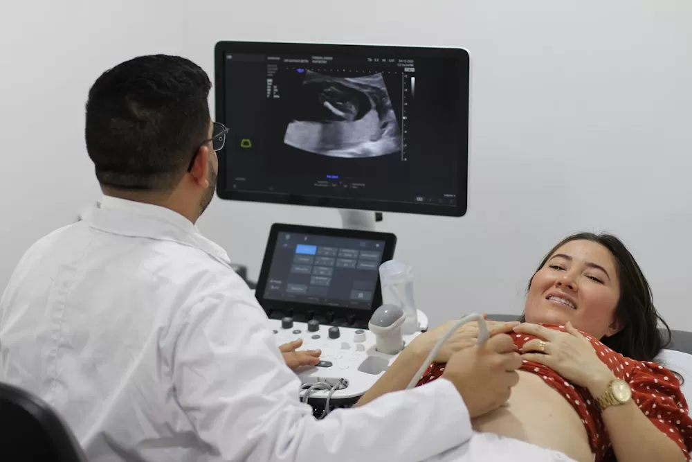 Dr. Gustavo Betin | Ginecólogo especialista en Medicina Materno Fetal o Perinatología | Consulta preconcepcional - Photo 7