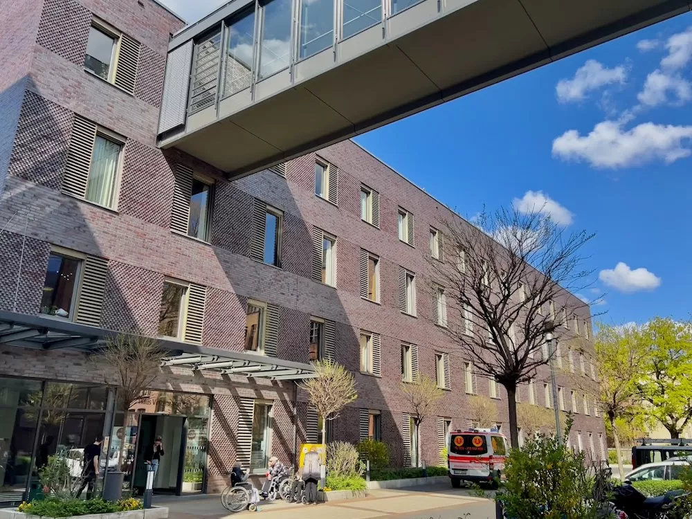 MVZ KfH-Gesundheitszentrum Berlin-Mitte - Photo 2