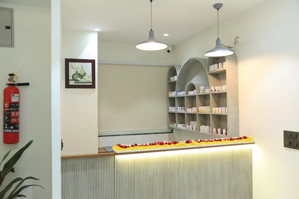 𝗥𝗮𝗱𝗵𝗲 𝗘𝘆𝗲 𝗛𝗼𝘀𝗽𝗶𝘁𝗮𝗹 & 𝗘𝘆𝗲 𝗦𝗽𝗲𝗰𝗶𝗮𝗹𝗶𝘀𝘁 𝗶𝗻 𝗩𝗮𝗱𝗼𝗱𝗮𝗿𝗮 - Photo 1