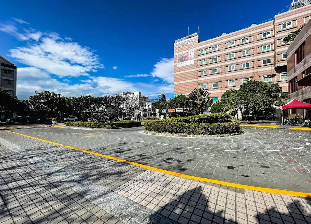 Mennonite Christian Hospital - Photo 3