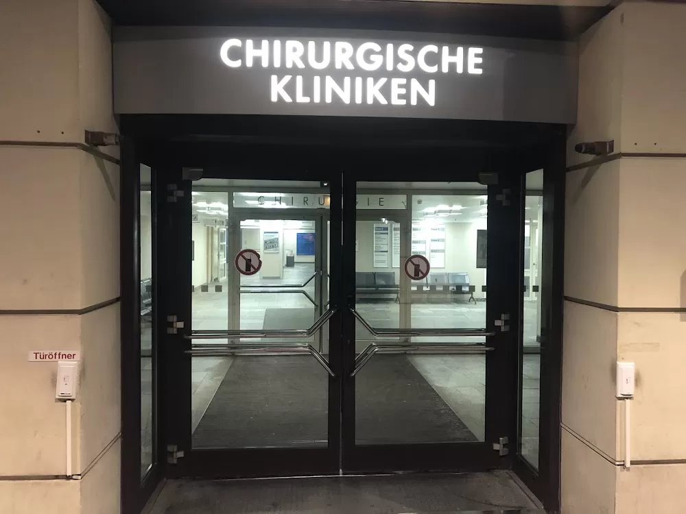Charité Mittelallee 4 - Photo 4