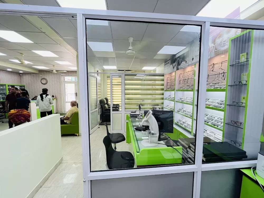 Prakash Eye Hospital and Laser Center - Photo 7