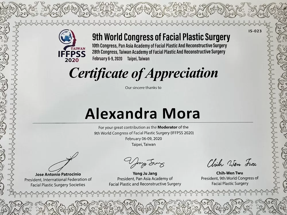Doctora Alexandra Mora Hernandez/ Cirugia Plástica Facial y Otorrinolaringología - Photo 8
