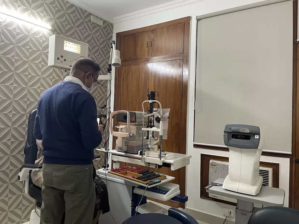 DR R K SACHDEV, EYE Hospital, Ophthalmologist, Cataract Surgeon, Retina Surgeon, Optical Shops - Photo 1