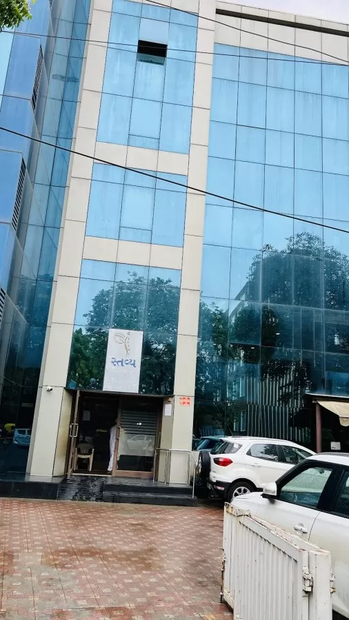 Stavya Spine Hospital & Research Institute - Photo 2