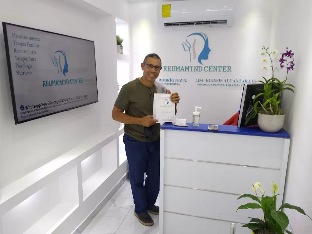 Reumatólogo | REUMAMIND CENTER & ESPECIALIDADES MEDICAS - Photo 2