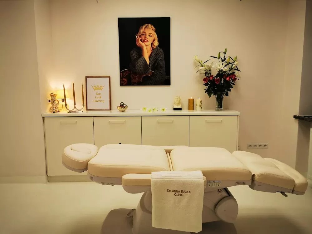 Dr Anna Bucka PrevDent Wybielanie zębów wrażliwych Leczenie Bruksizmu Medycyna Estetyczna Botoks Warszawa - Photo 3