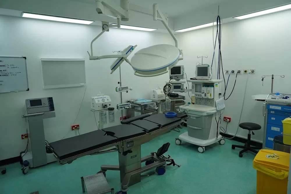 Al Mazroui Medical Centre one day surgery - Photo 3