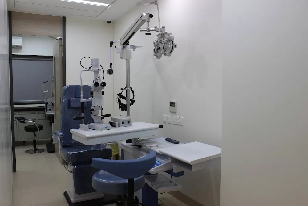 K K Eye Institute - Photo 8