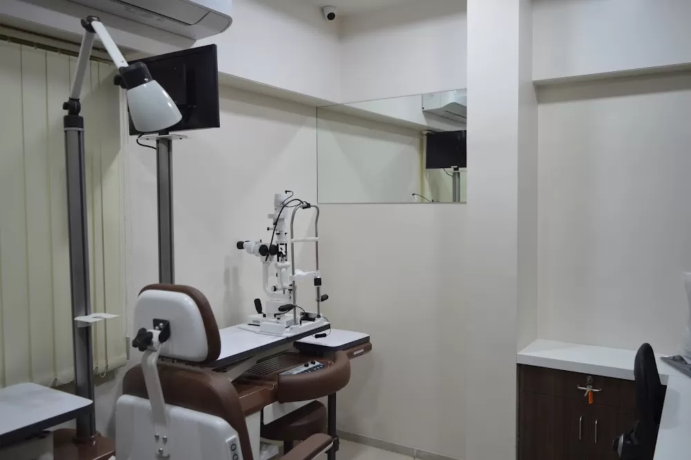 Pandya Eye Hospital Dr Nishidh Pandya | Multispecialty Eye Hospital In Vadodara - Photo 2