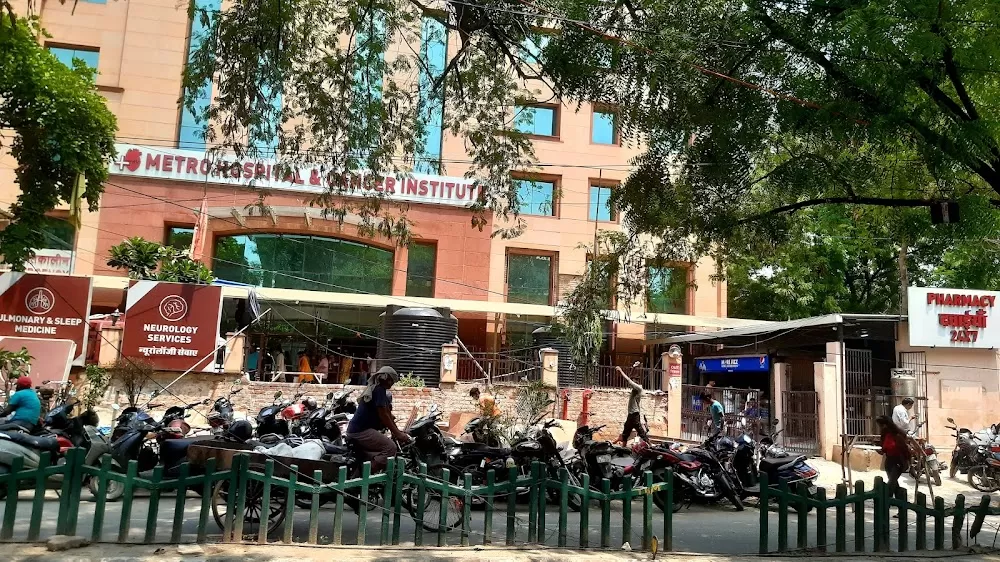 Metro Hospital & Cancer Institute: Best Cancer Hospital in Delhi Ncr, India | Cancer Treatment Hospital in Delhi NCR - Photo 3